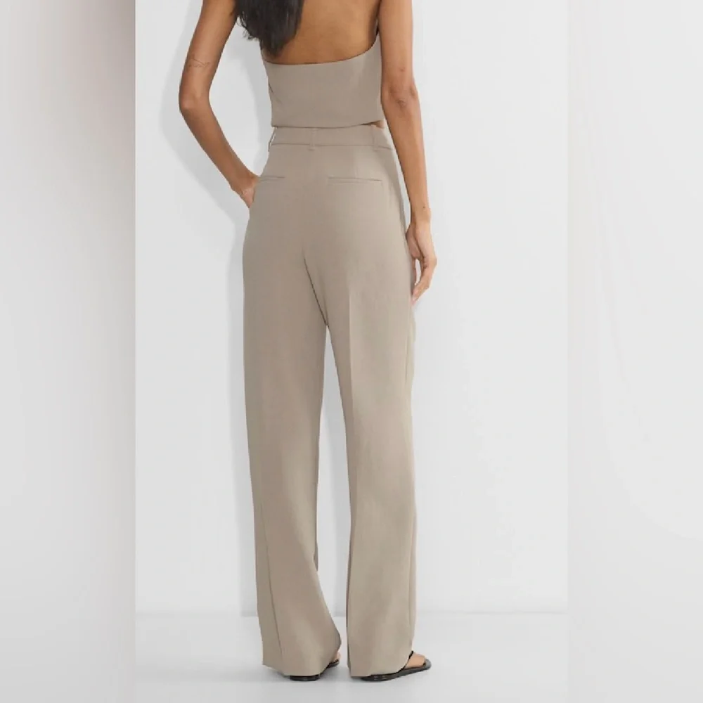 NWT Aritzia The Effortless Pant -High-Wasted,Wide-Leg Japanese Crepe Trousers - Picture 4 of 16